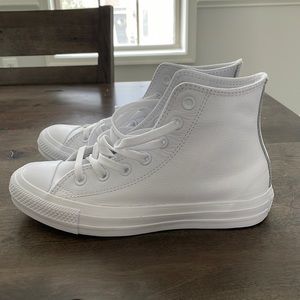 Converse All Star Size 4 Men/6 Women